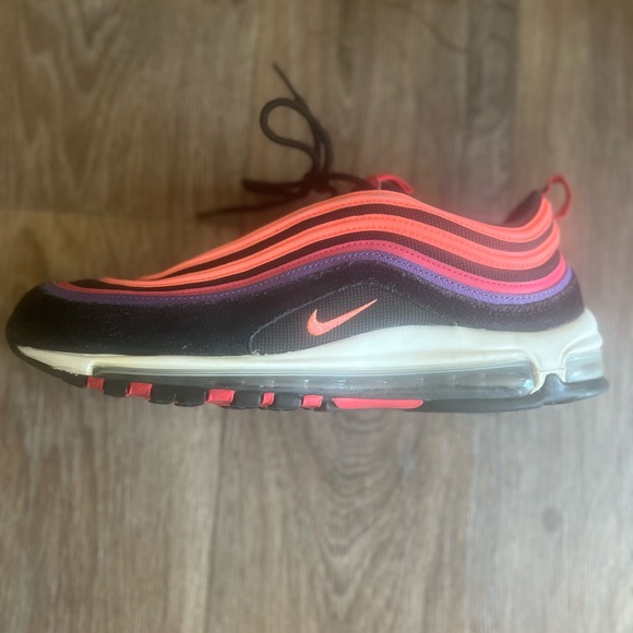 Nike Kids Shoes - Red and Black - Picture 4 of 4